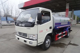 東風(fēng)5噸灑水車(chē)