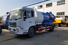 東風天錦8方吸污車