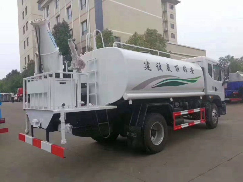 東風多利卡霧炮灑水車價格